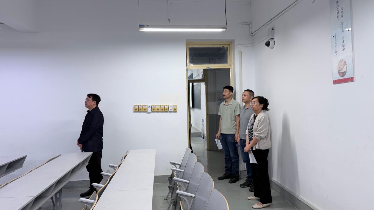 ​机电工程学院开展2026年秋季学期新生开学第一天教学检查